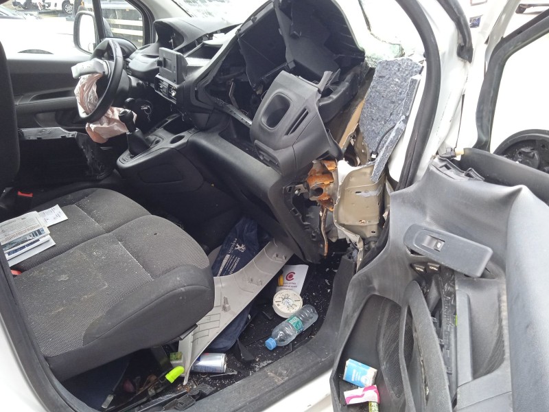 peugeot partner caja/chasis del año 2019