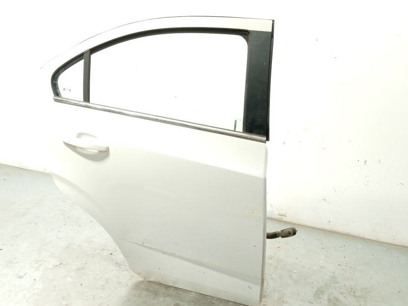Recambio de puerta trasera derecha para chevrolet aveo hatchback (t300) 1.3 d referencia OEM IAM 95330583  