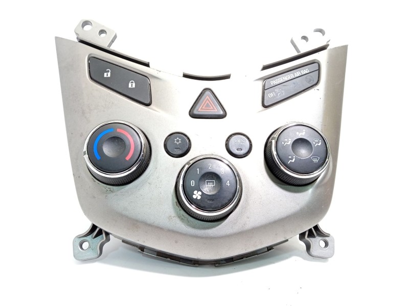 Recambio de mando climatizador para chevrolet aveo hatchback (t300) 1.3 d referencia OEM IAM 95466011 95076695 