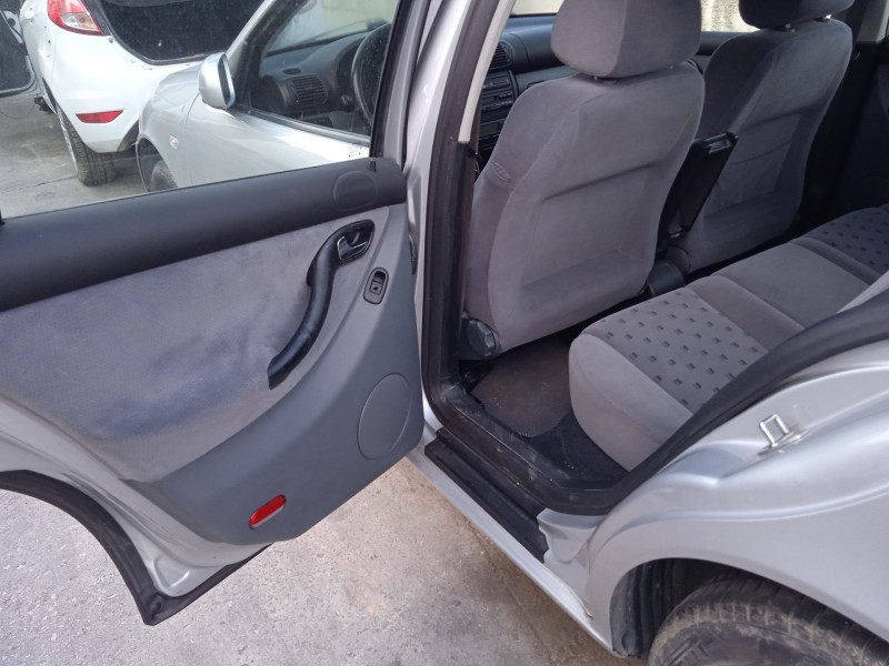 seat toledo ii (1m2) del año 2001