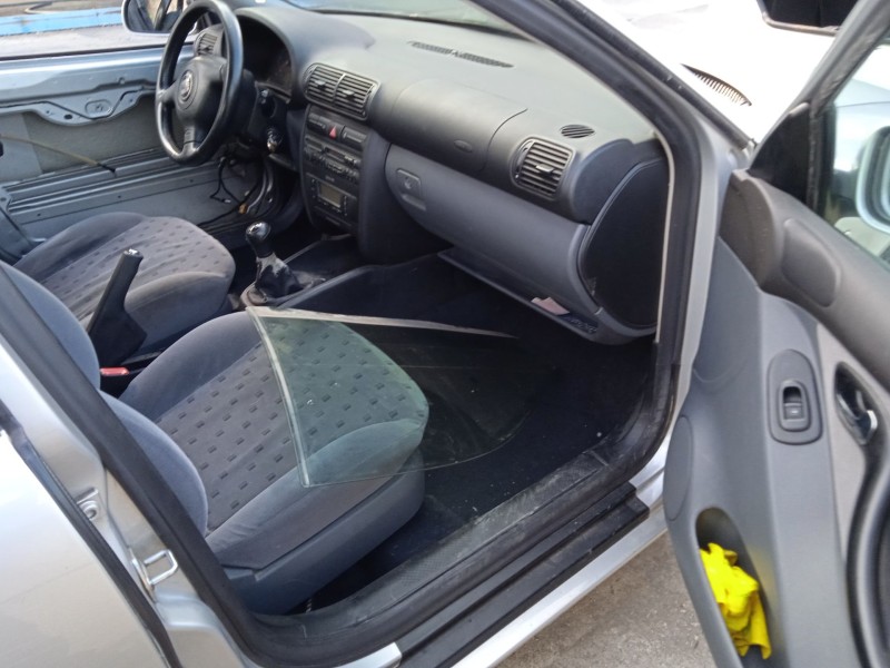 seat toledo ii (1m2) del año 2001