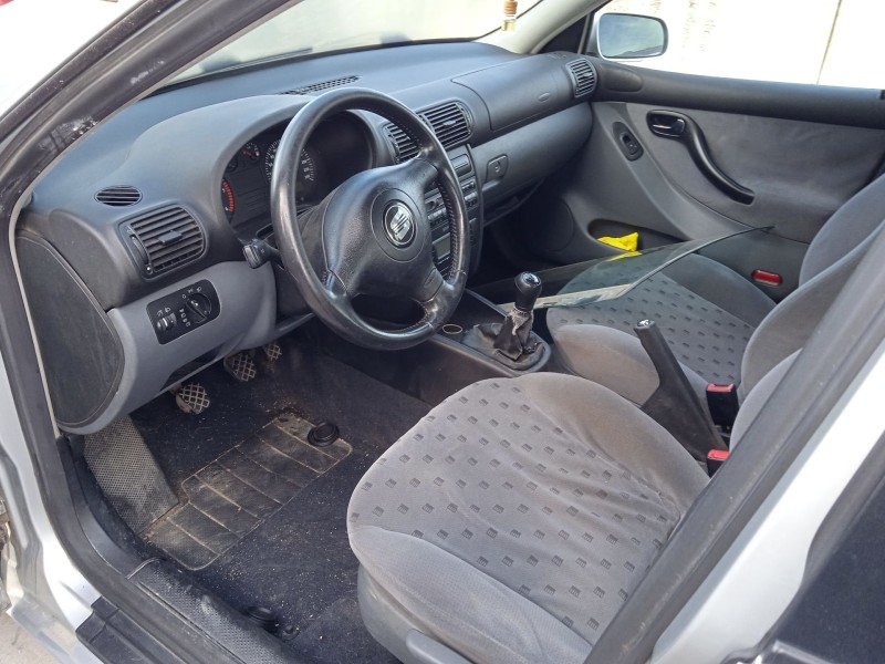 seat toledo ii (1m2) del año 2001