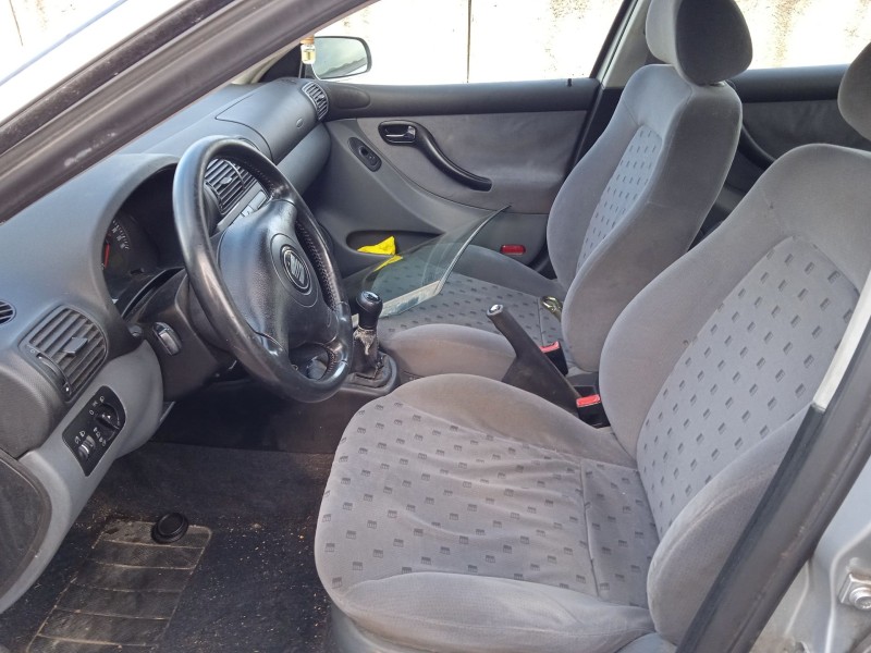 seat toledo ii (1m2) del año 2001