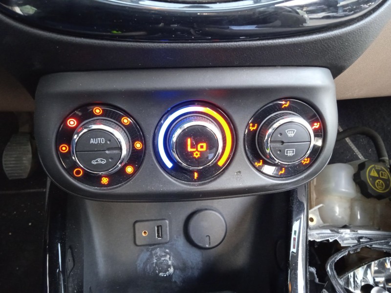 opel adam (m13) del año 2015