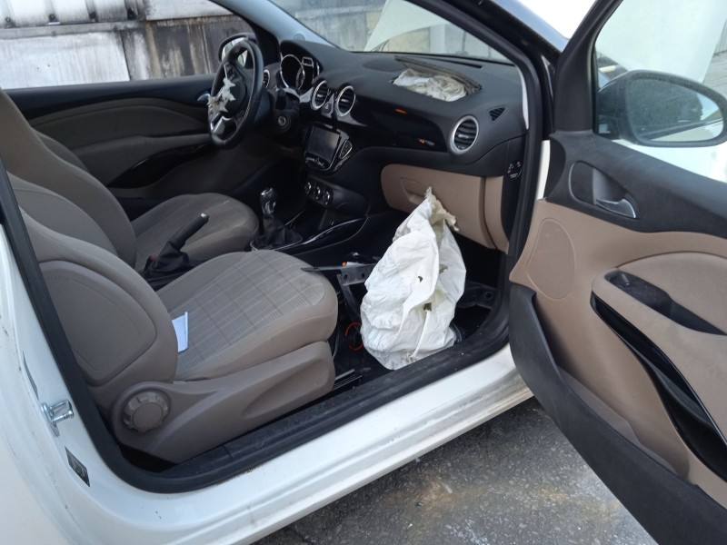 opel adam (m13) del año 2015