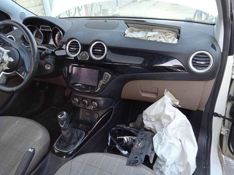 opel adam (m13) del año 2015