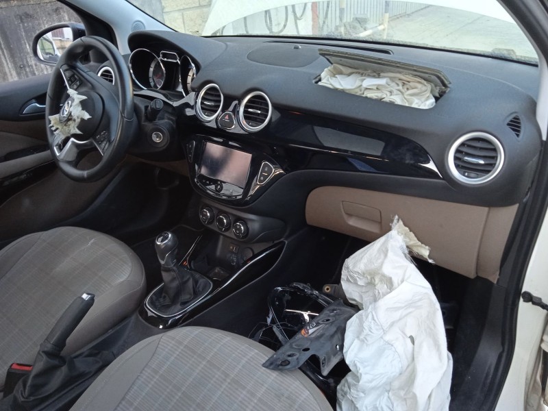 opel adam (m13) del año 2015