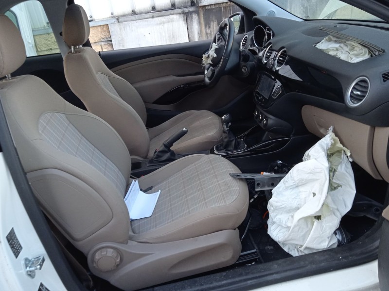 opel adam (m13) del año 2015