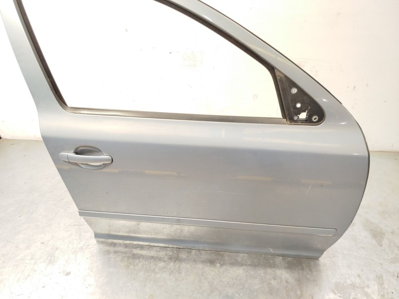 Recambio de puerta delantera derecha para skoda octavia ii combi (1z5) 1.6 tdi referencia OEM IAM 1Z0831056  