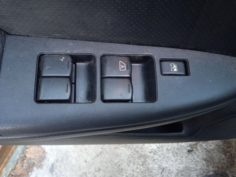 nissan note (e11, ne11) del año 2012