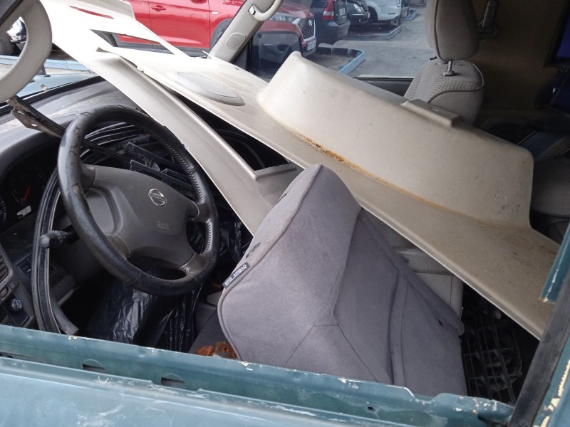 nissan patrol gr v wagon (y61) del año 2000