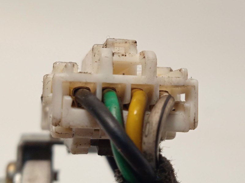 Recambio de motor limpia trasero para ssangyong rodius i 2.7 xdi 4wd referencia OEM IAM 8615021002  