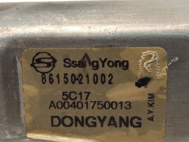 Recambio de motor limpia trasero para ssangyong rodius i 2.7 xdi 4wd referencia OEM IAM 8615021002  