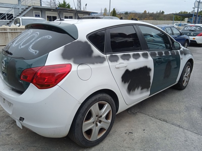 opel astra h classic hatchback (a04) del año 2009