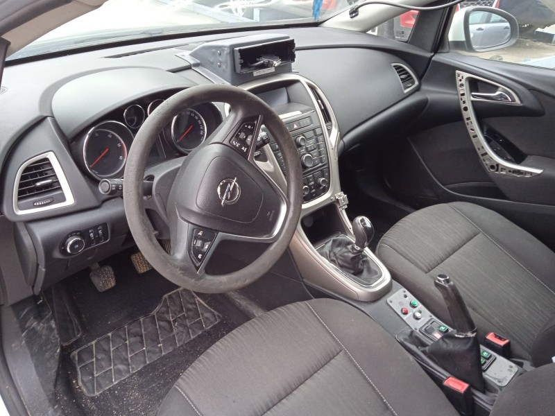 opel astra h classic hatchback (a04) del año 2009