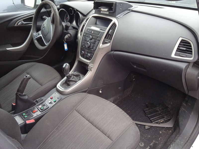 opel astra h classic hatchback (a04) del año 2009