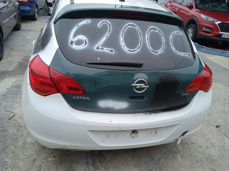 opel astra h classic hatchback (a04) del año 2009