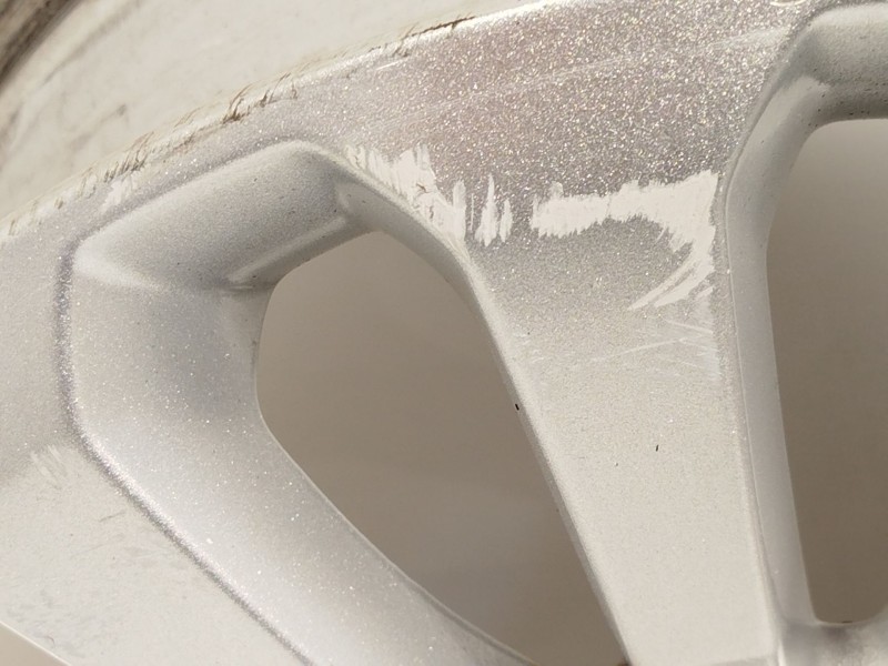 Recambio de llanta para ford ka (ru8) 1.3 tdci referencia OEM IAM 9S5J1007BA 2237359 