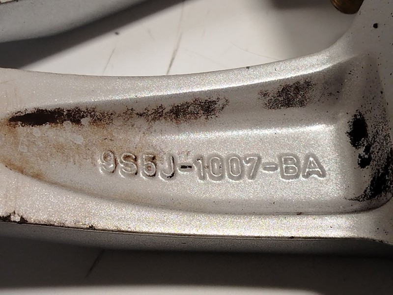 Recambio de llanta para ford ka (ru8) 1.3 tdci referencia OEM IAM 9S5J1007BA 2237359 