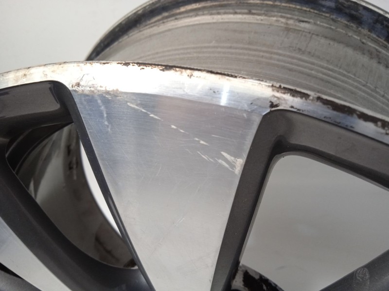 Recambio de llanta para volkswagen passat b6 (3c2) 2.0 tdi referencia OEM IAM 3C0601025C 3C0601025CZ33 