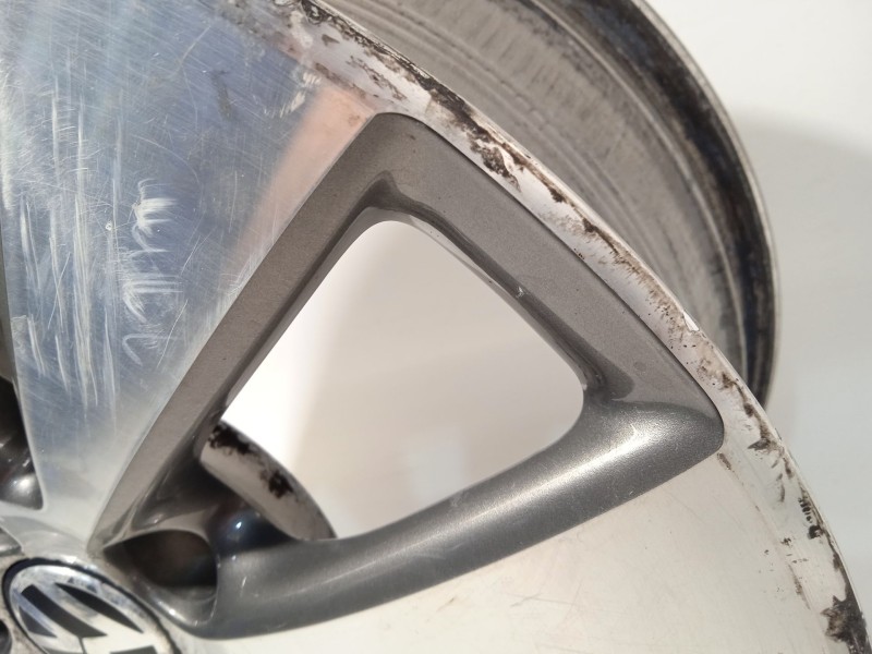Recambio de llanta para volkswagen passat b6 (3c2) 2.0 tdi referencia OEM IAM 3C0601025C 3C0601025CZ33 