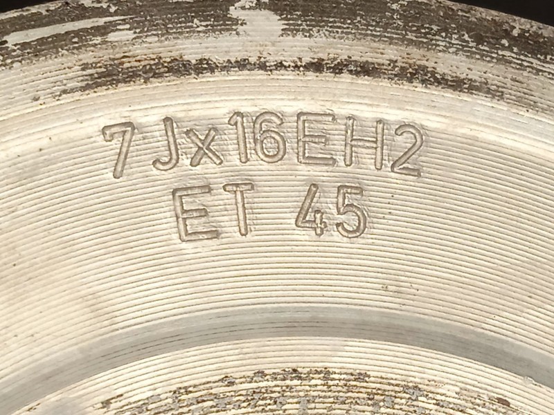 Recambio de llanta para volkswagen passat b6 (3c2) 2.0 tdi referencia OEM IAM 3C0601025C 3C0601025CZ33 