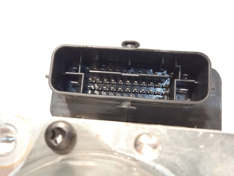 Recambio de abs para kia stonic (yb) 1.2 cvvt referencia OEM IAM 58910H8480 BE600EEV10 BH6013EV00