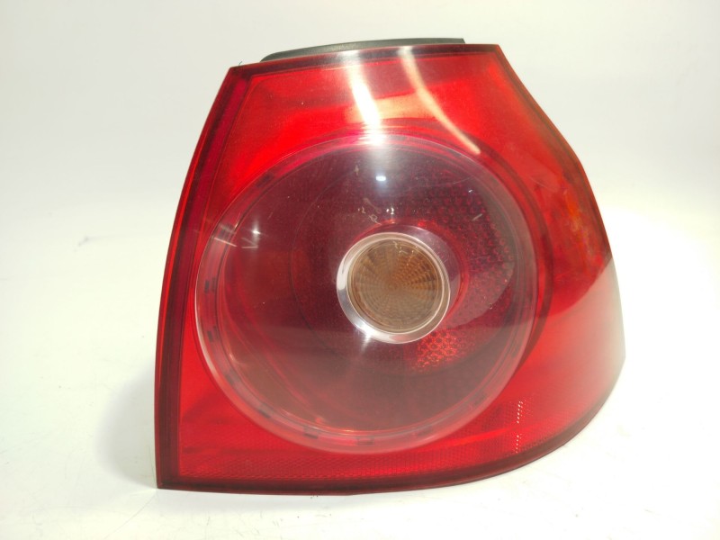 Recambio de piloto trasero derecho para volkswagen golf v (1k1) 1.9 tdi referencia OEM IAM 1K6945096Q  89031823