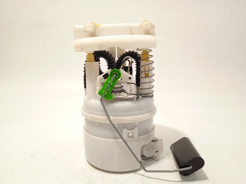 Recambio de bomba combustible para dacia sandero ii tce 90 (b8m1, b8ma) referencia OEM IAM 172021904R  