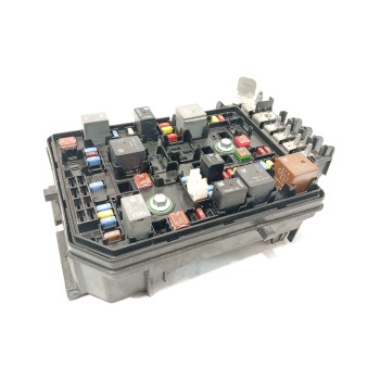 Recambio de caja reles / fusibles para opel astra k (b16) 1.6 cdti (68) referencia OEM IAM 39019189  