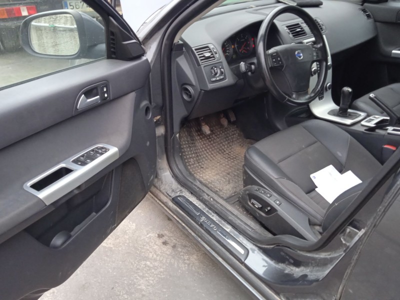 volvo v50 (545) del año 2009