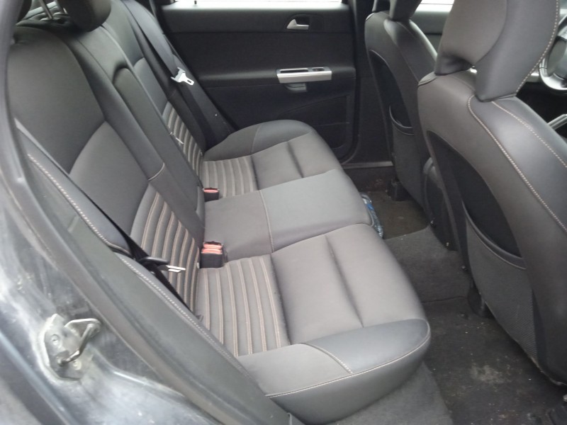 volvo v50 (545) del año 2009