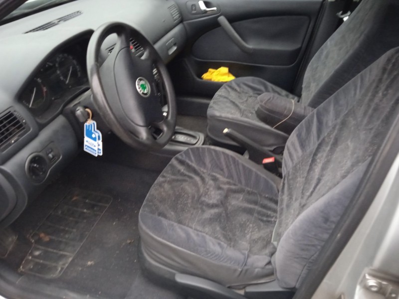 skoda octavia i (1u2) del año 2001
