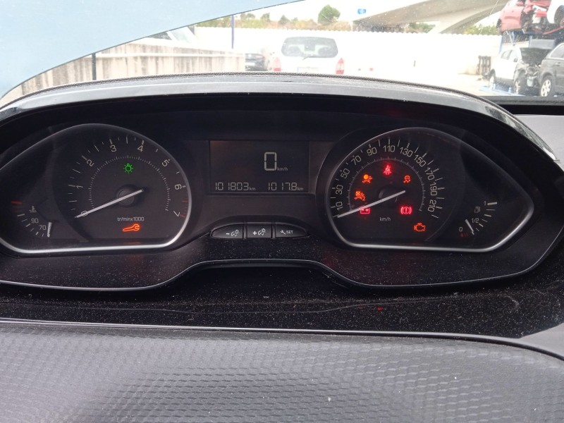 peugeot 2008 i (cu_) del año 2018