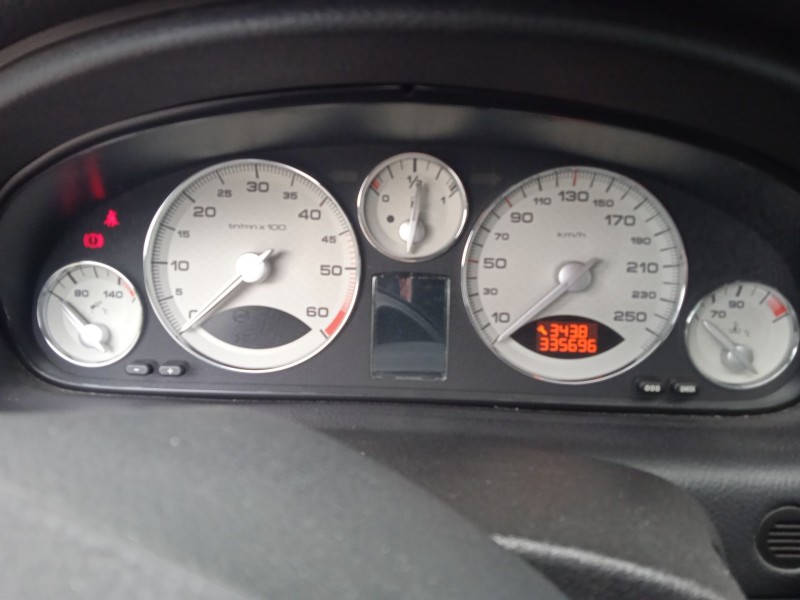 peugeot 607 (9d, 9u) del año 2010