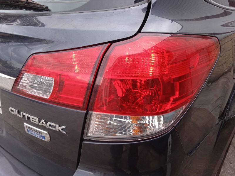 subaru legacy v (bm) del año 2010