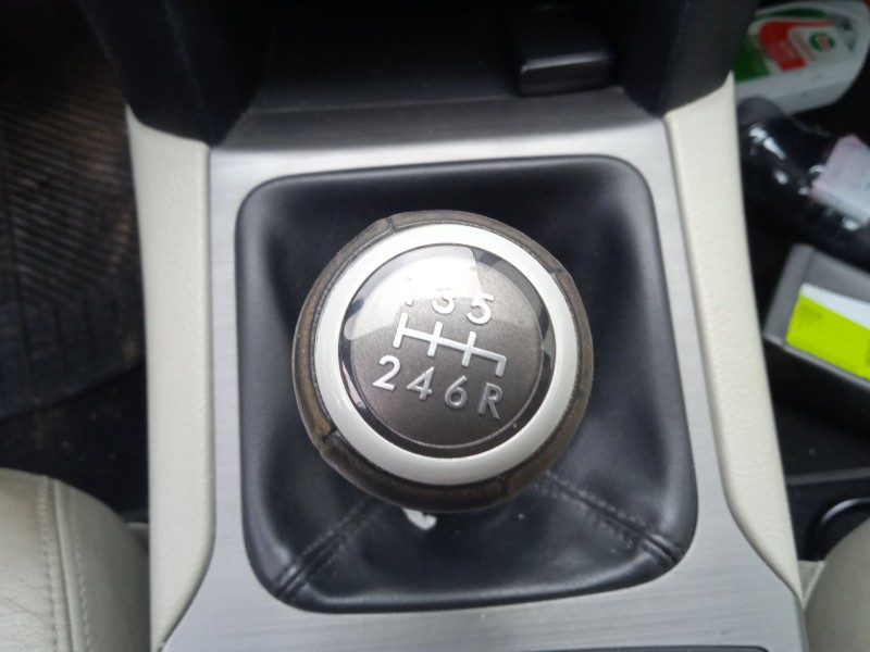 subaru legacy v (bm) del año 2010