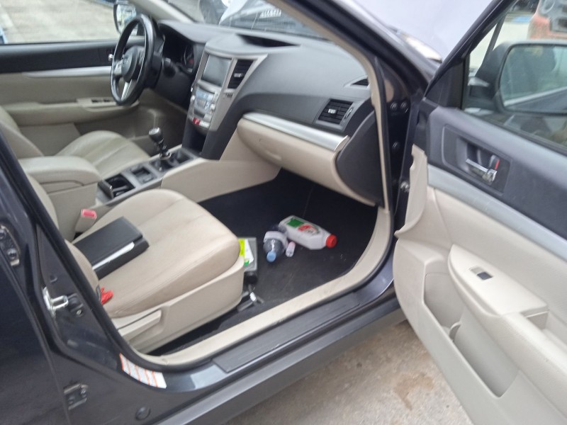 subaru legacy v (bm) del año 2010