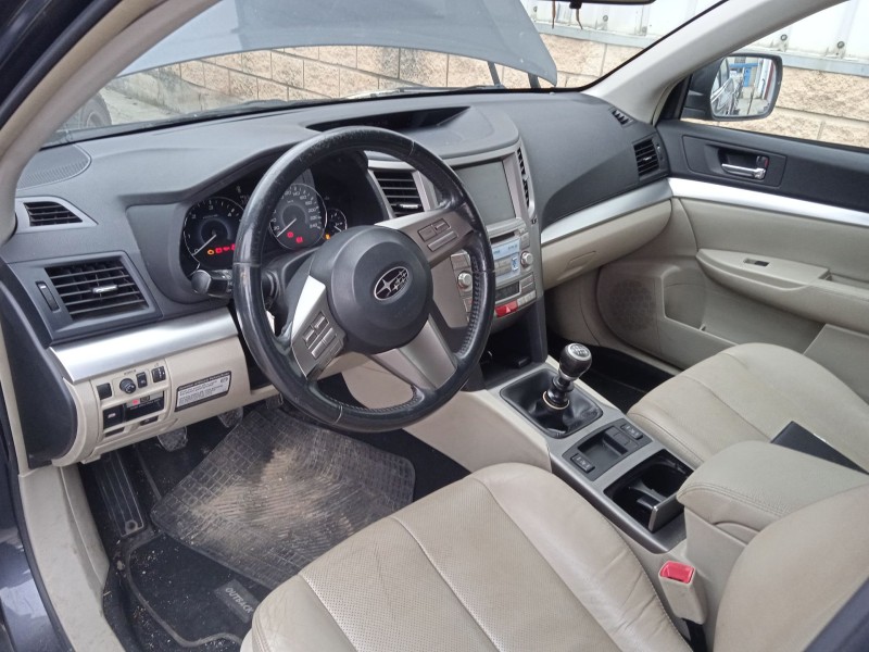 subaru legacy v (bm) del año 2010