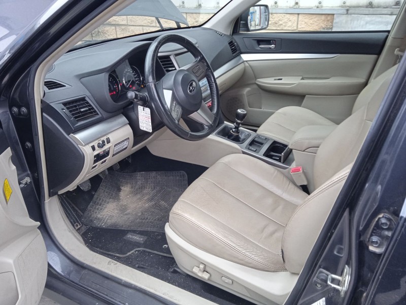 subaru legacy v (bm) del año 2010