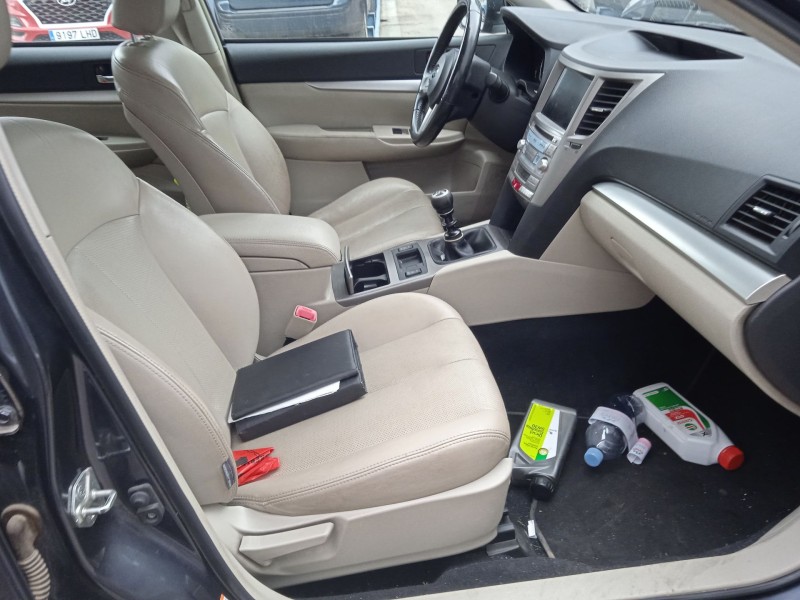 subaru legacy v (bm) del año 2010