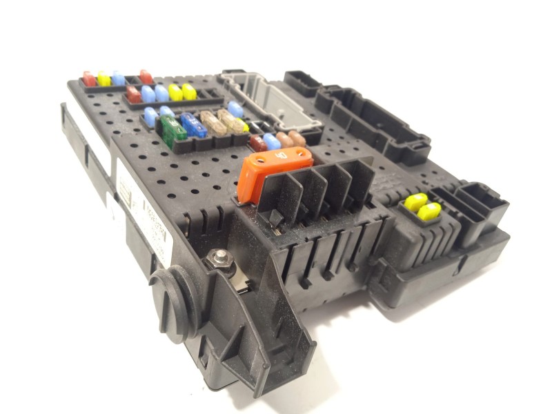 Recambio de caja reles / fusibles para volvo xc90 i (275) d5 awd referencia OEM IAM 8676391 12217799 