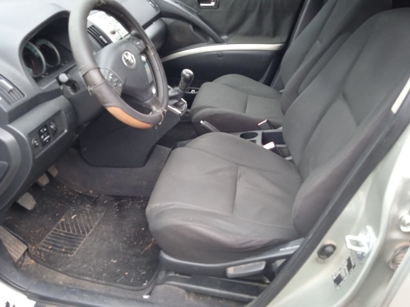 toyota corolla verso (zer_, zze12_, r1_) del año 2005