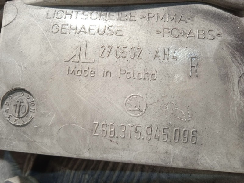 Recambio de piloto trasero derecho para skoda suberb (3t4) ambition referencia OEM IAM 3T5945096  