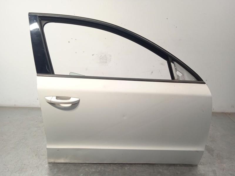 Recambio de puerta delantera derecha para skoda suberb (3t4) ambition referencia OEM IAM 3T0831056  