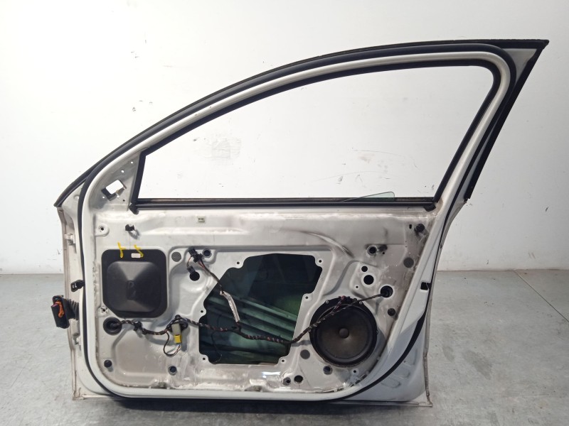 Recambio de puerta delantera derecha para skoda suberb (3t4) ambition referencia OEM IAM 3T0831056  