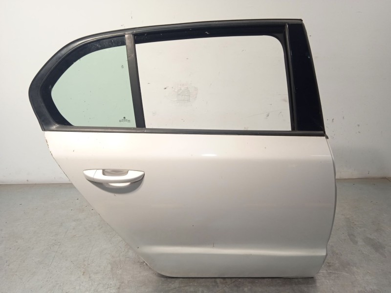 Recambio de puerta trasera derecha para skoda suberb (3t4) ambition referencia OEM IAM 3T5833056  