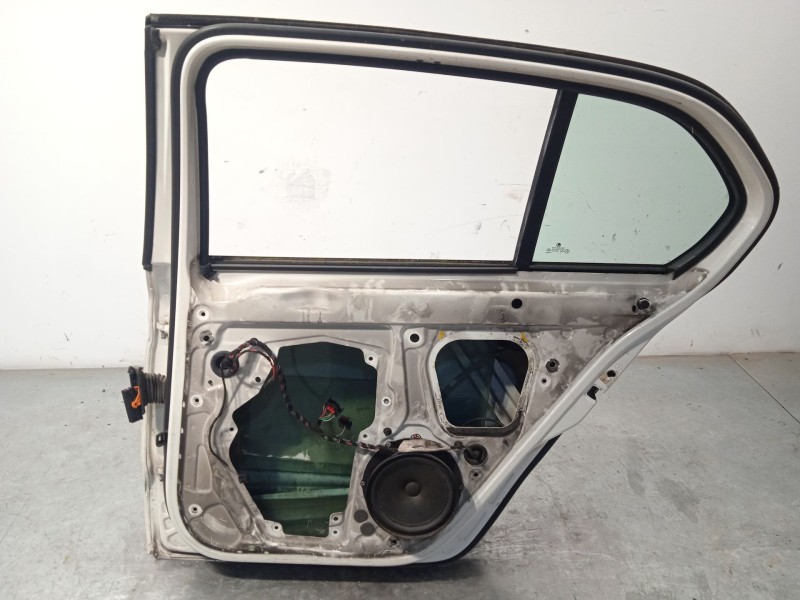 Recambio de puerta trasera derecha para skoda suberb (3t4) ambition referencia OEM IAM 3T5833056  