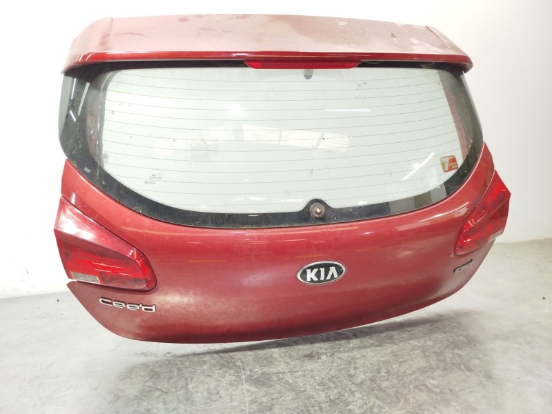 Recambio de porton trasero para kia cee´d 1.4 crdi cat referencia OEM IAM 73700A2000  