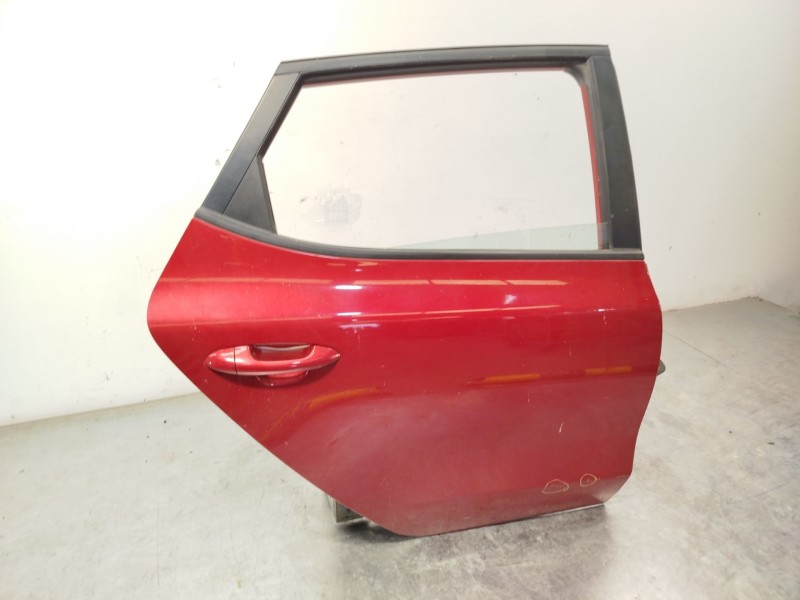 Recambio de puerta trasera derecha para kia cee´d 1.4 crdi cat referencia OEM IAM 77004A2000  